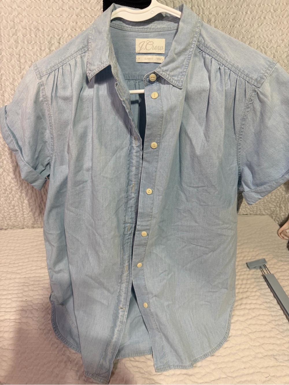 Classic Light Blue Short-Sleeve Button-Down Shirt
